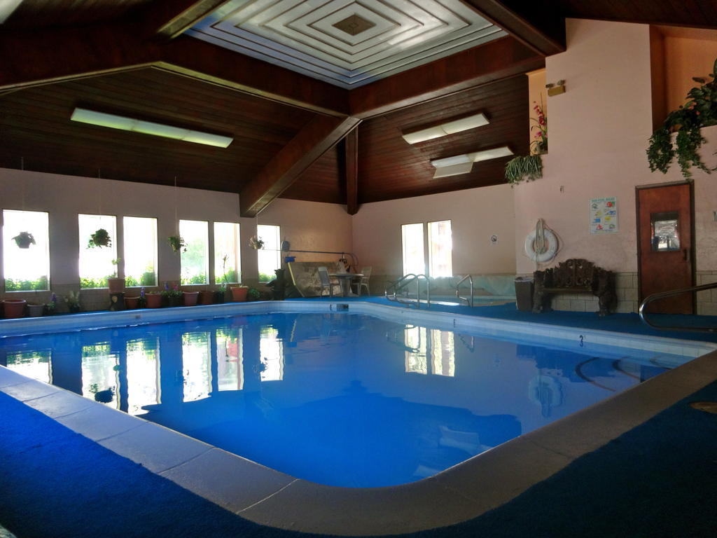 Boulder Lodge Джун-Лейк Экстерьер фото